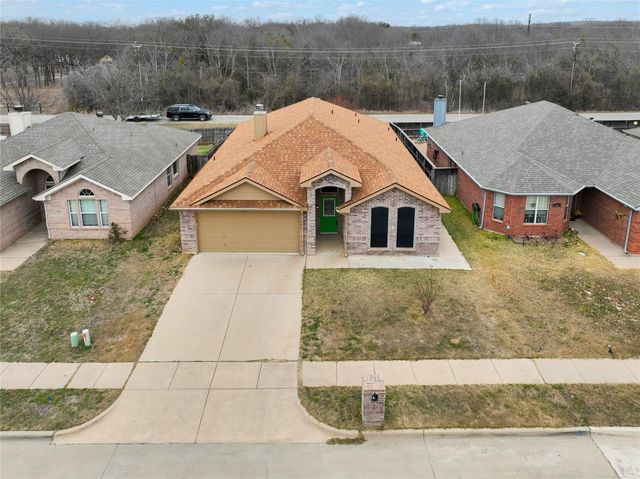 4816 Sapphire Lane, Granbury, TX 76049