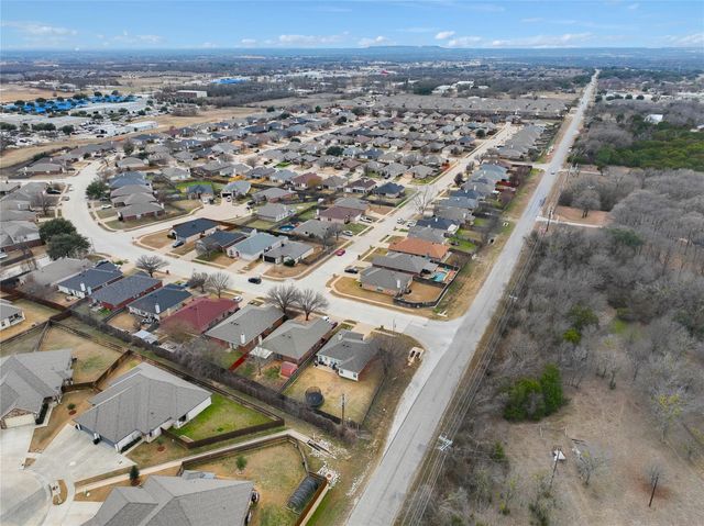 4816 Sapphire Lane, Granbury, TX 76049