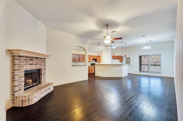 4816 Sapphire Lane, Granbury, TX 76049