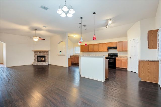 4816 Sapphire Lane, Granbury, TX 76049