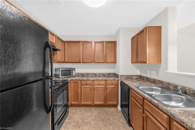 4705 Pennoak Lane L, Greensboro, NC 27407