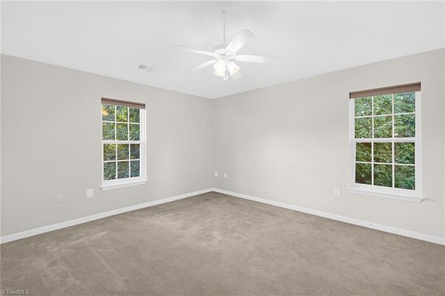 4705 Pennoak Lane L, Greensboro, NC 27407