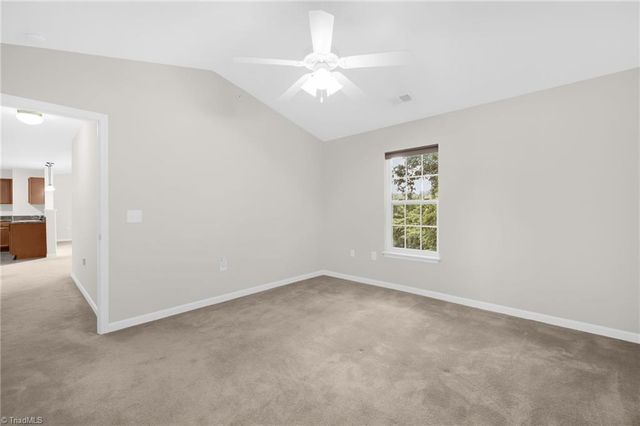 4705 Pennoak Lane L, Greensboro, NC 27407