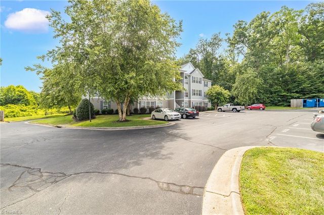 4705 Pennoak Lane L, Greensboro, NC 27407