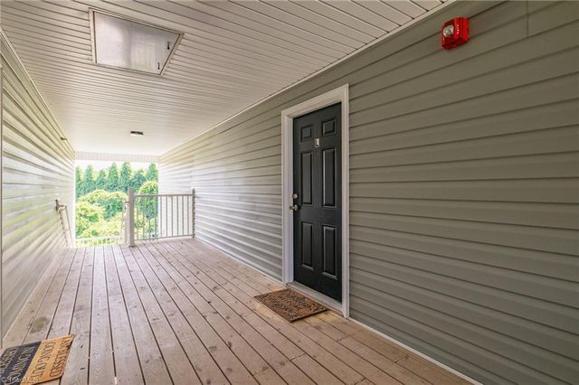 4705 Pennoak Lane L, Greensboro, NC 27407