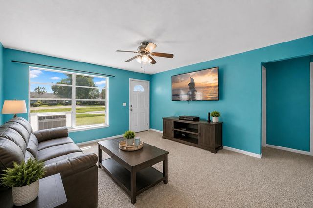 415 FLEMING Avenue, Greenacres, FL 33463
