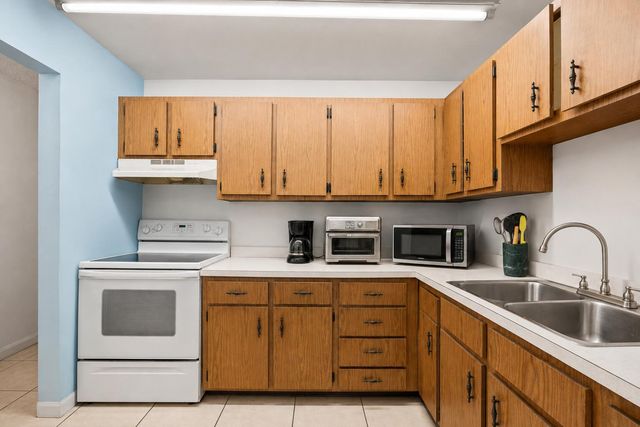 415 FLEMING Avenue, Greenacres, FL 33463
