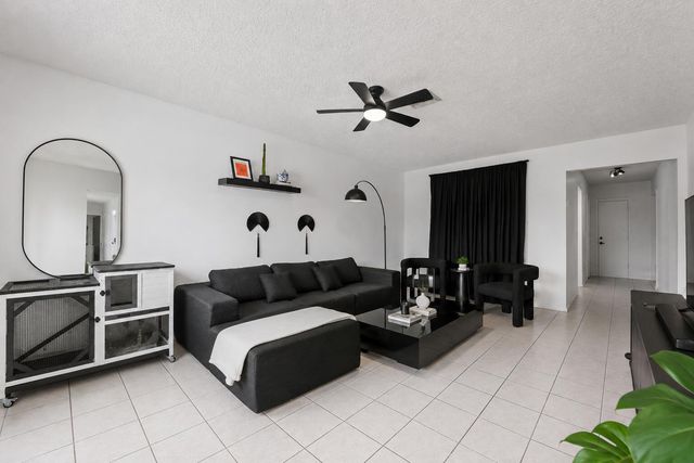415 FLEMING Avenue, Greenacres, FL 33463