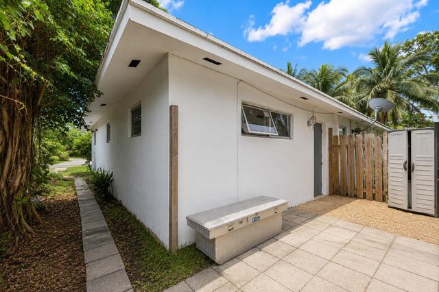 415 FLEMING Avenue, Greenacres, FL 33463