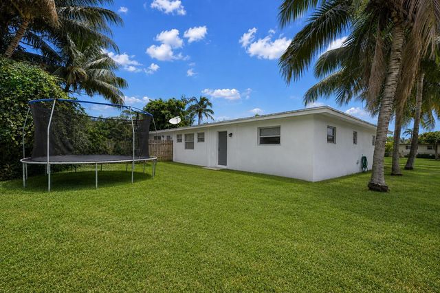 415 FLEMING Avenue, Greenacres, FL 33463