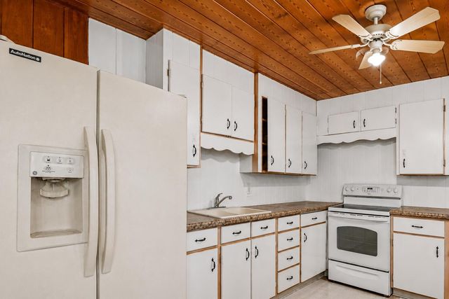 415 FLEMING Avenue, Greenacres, FL 33463