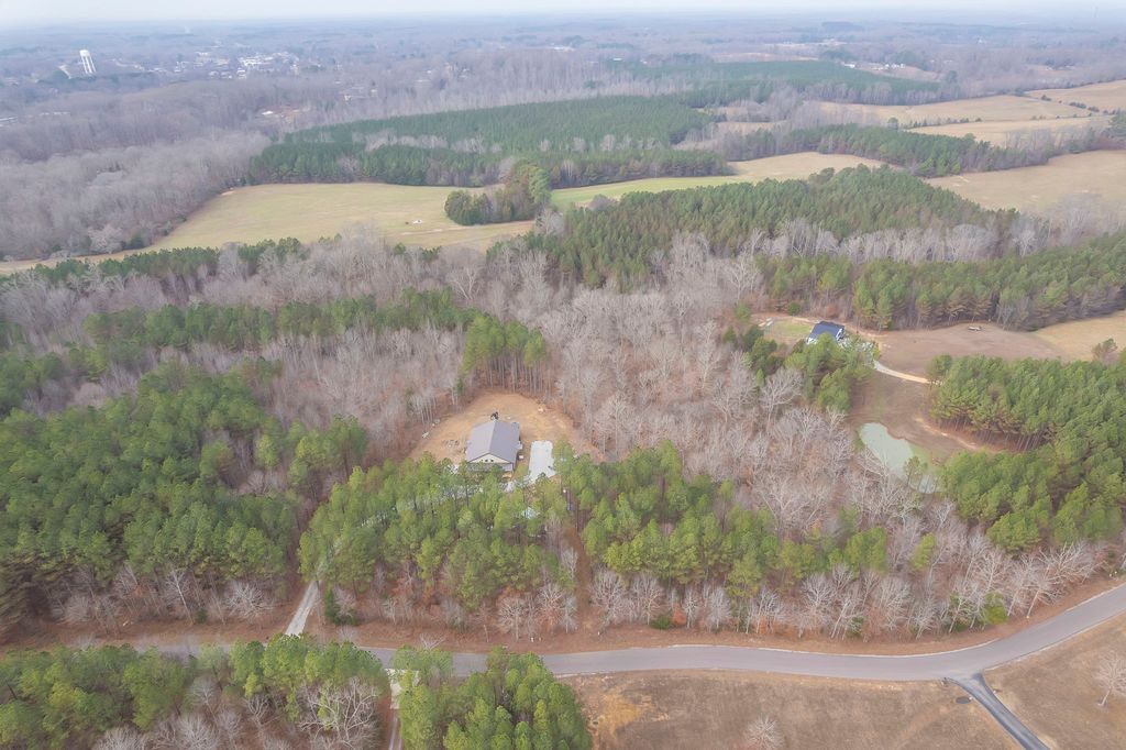 389 Wayne Townsend Ln, Parsons, TN 38363