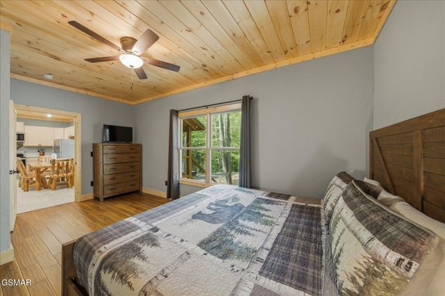 3045 Jones Creek Lane, Sevierville, TN 37862