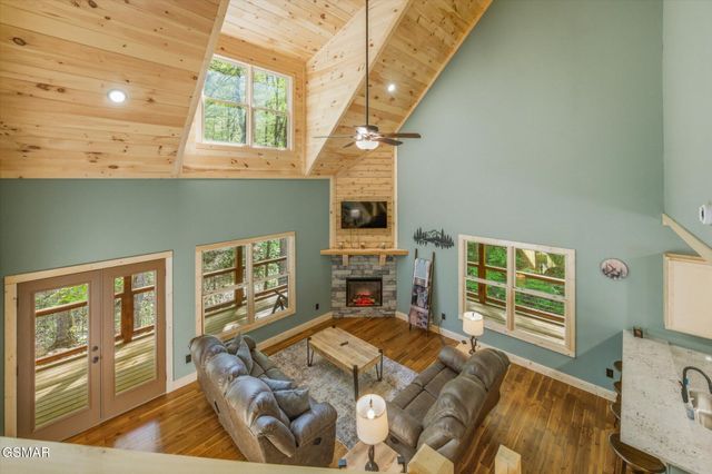 3045 Jones Creek Lane, Sevierville, TN 37862