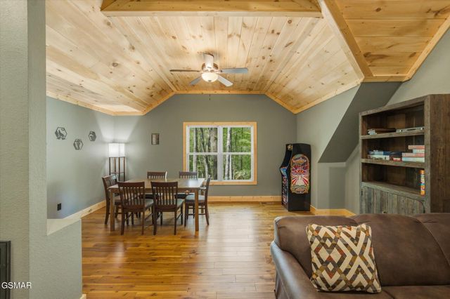 3045 Jones Creek Lane, Sevierville, TN 37862