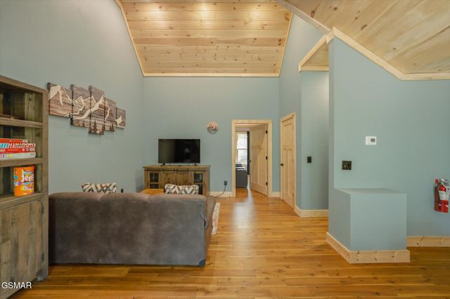 3045 Jones Creek Lane, Sevierville, TN 37862