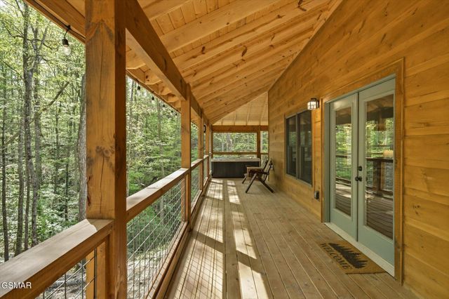 3045 Jones Creek Lane, Sevierville, TN 37862