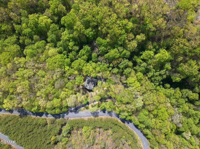 3045 Jones Creek Lane, Sevierville, TN 37862