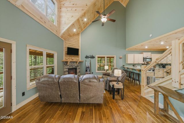 3045 Jones Creek Lane, Sevierville, TN 37862