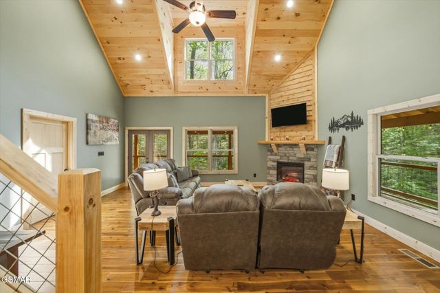 3045 Jones Creek Lane, Sevierville, TN 37862