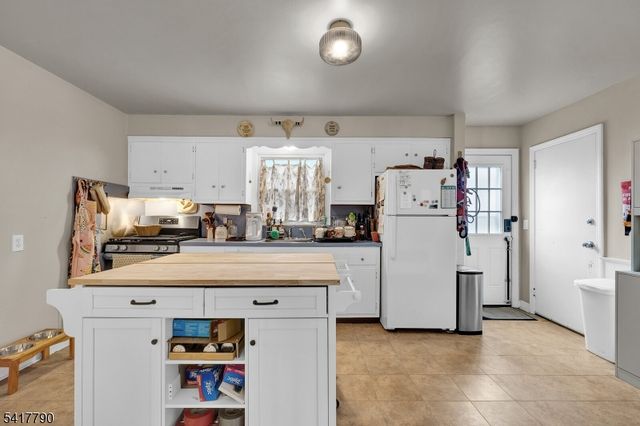 322 Broughton Ave, Bloomfield Twp., NJ 07003