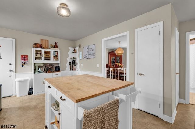 322 Broughton Ave, Bloomfield Twp., NJ 07003