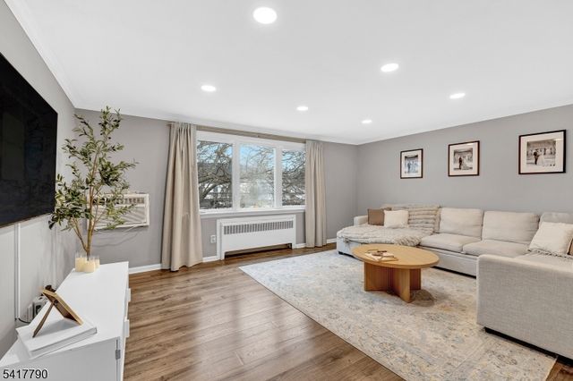 322 Broughton Ave, Bloomfield Twp., NJ 07003