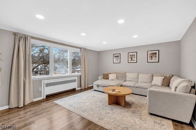 322 Broughton Ave, Bloomfield Twp., NJ 07003