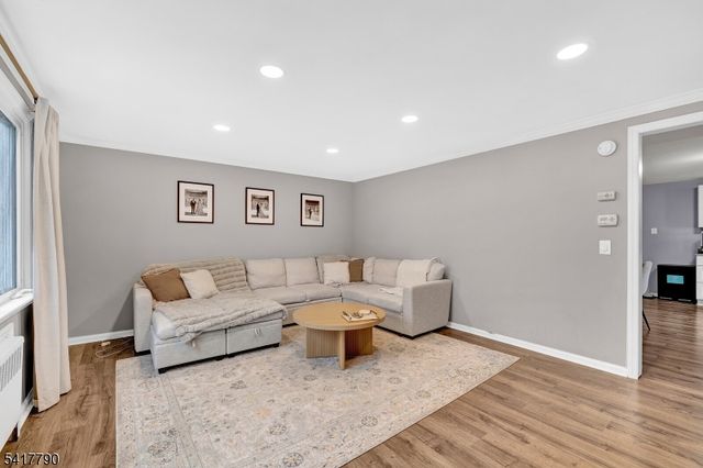 322 Broughton Ave, Bloomfield Twp., NJ 07003