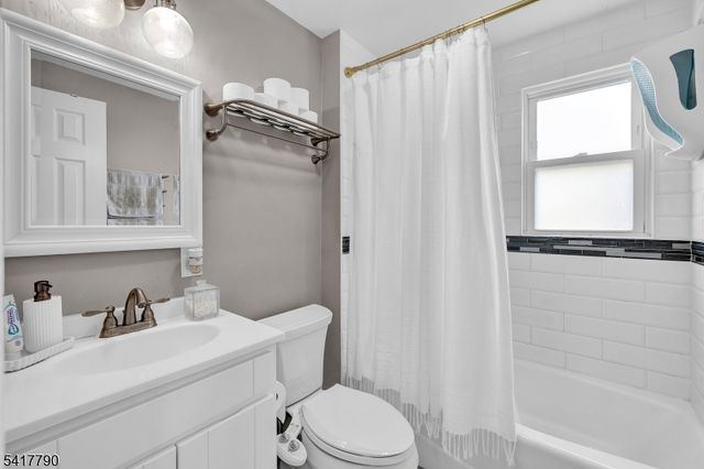 322 Broughton Ave, Bloomfield Twp., NJ 07003