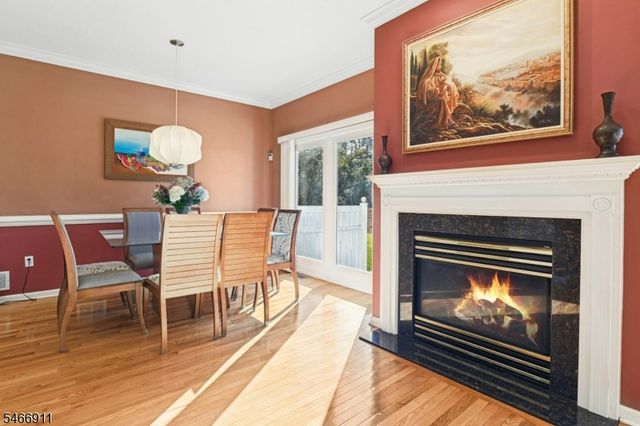 25 Hidden Pond Ct, Raritan Boro, NJ 08869