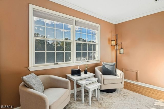 25 Hidden Pond Ct, Raritan Boro, NJ 08869