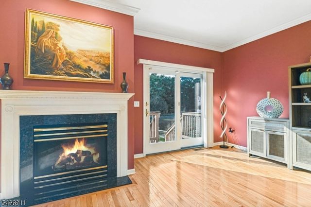 25 Hidden Pond Ct, Raritan Boro, NJ 08869