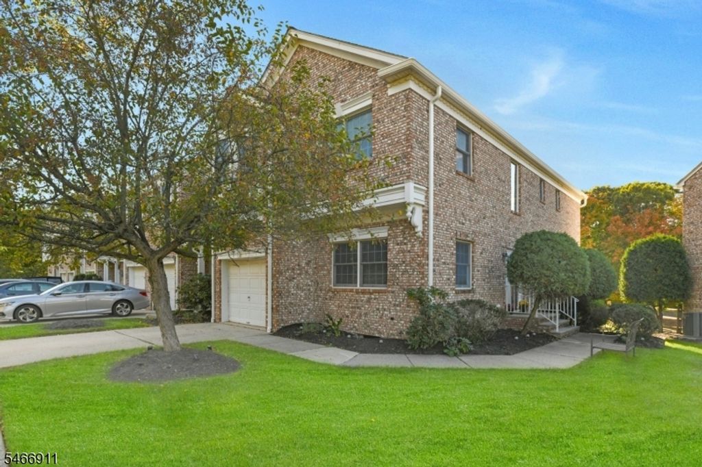 25 Hidden Pond Ct, Raritan Boro, NJ 08869 — exterior