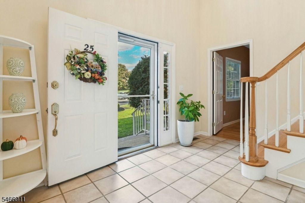 25 Hidden Pond Ct, Raritan Boro, NJ 08869 — photo 3