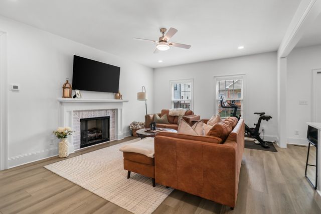 276 Bluebell Dr, Clarksville, TN 37043