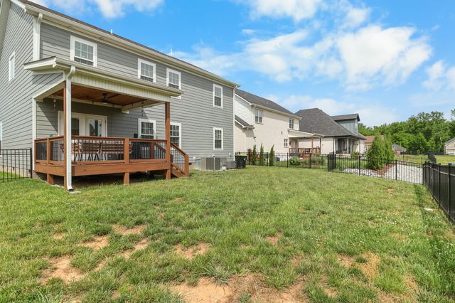 276 Bluebell Dr, Clarksville, TN 37043