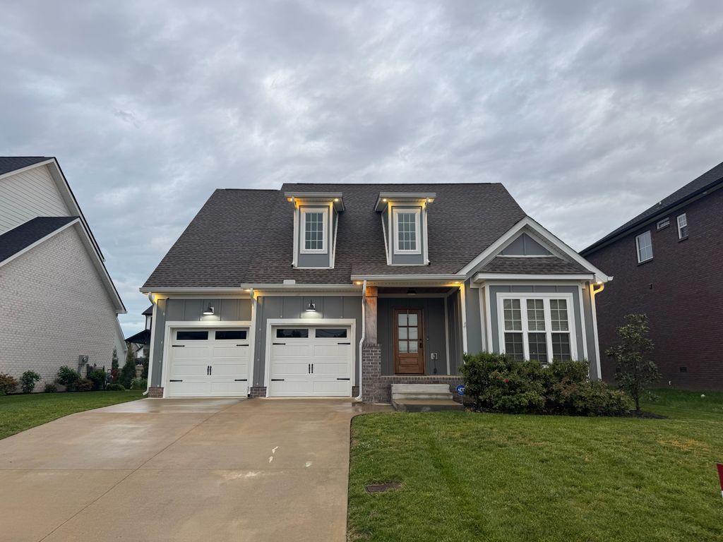 276 Bluebell Dr, Clarksville, TN 37043