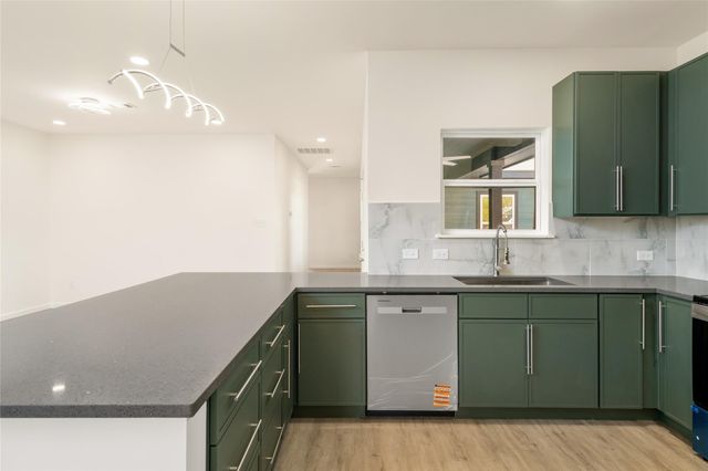 4656 N Teague Street, Rosharon, TX 77583