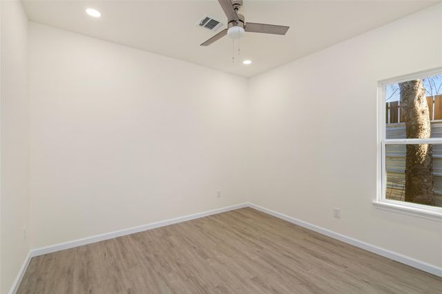 4656 N Teague Street, Rosharon, TX 77583