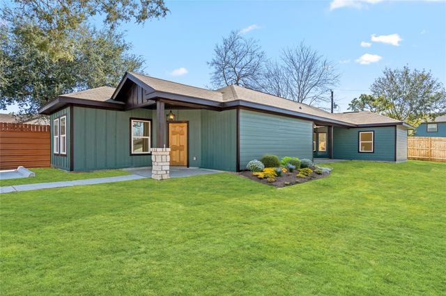 4656 N Teague Street, Rosharon, TX 77583