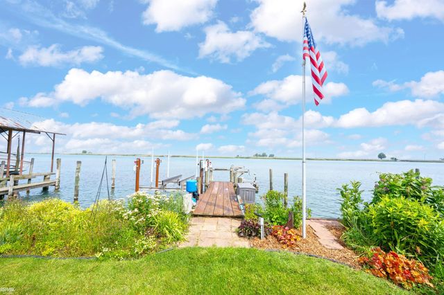 8292 Middle Channel Drive, Clay Twp, MI 48028