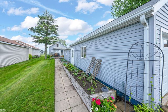 8292 Middle Channel Drive, Clay Twp, MI 48028