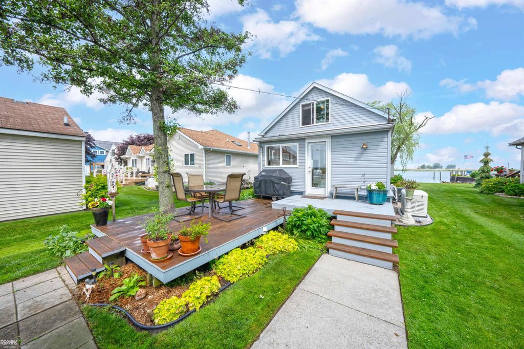 8292 Middle Channel Drive, Clay Twp, MI 48028