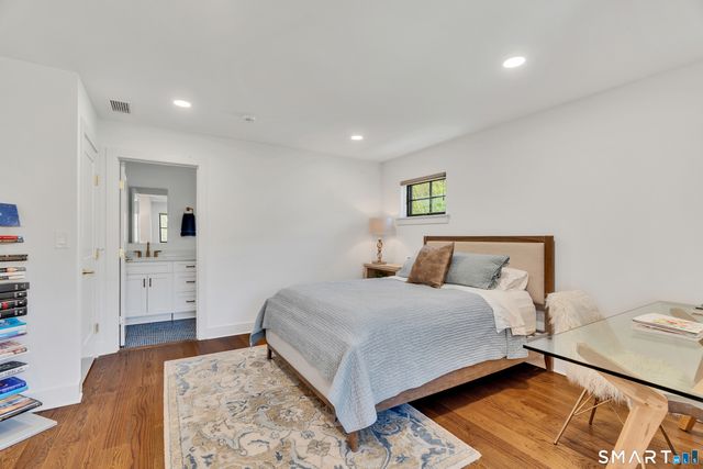4 Bentons Knoll 2, Guilford, CT 06437