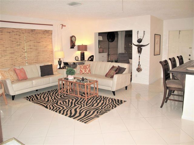 5031 NESTING Way D, Delray Beach, FL 33484