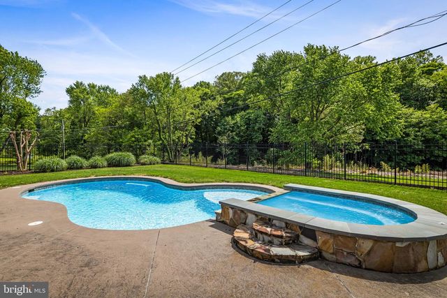 12227 FOXHILL LN, Bowie, MD 20715