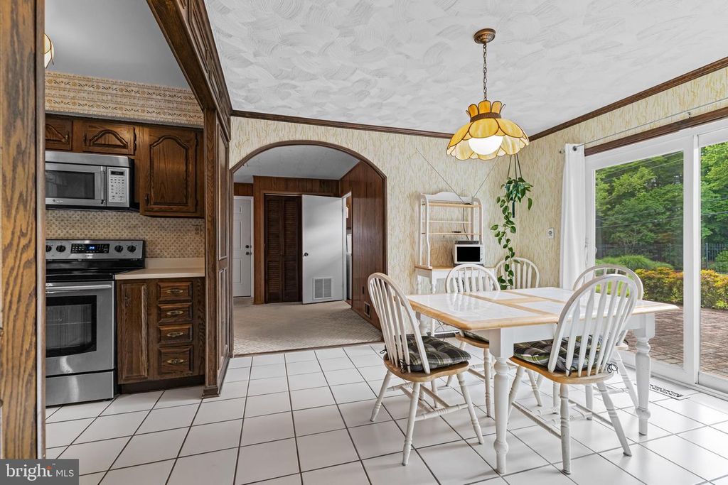 Image 14 of property listing at 12227 FOXHILL LN, Bowie, MD 20715