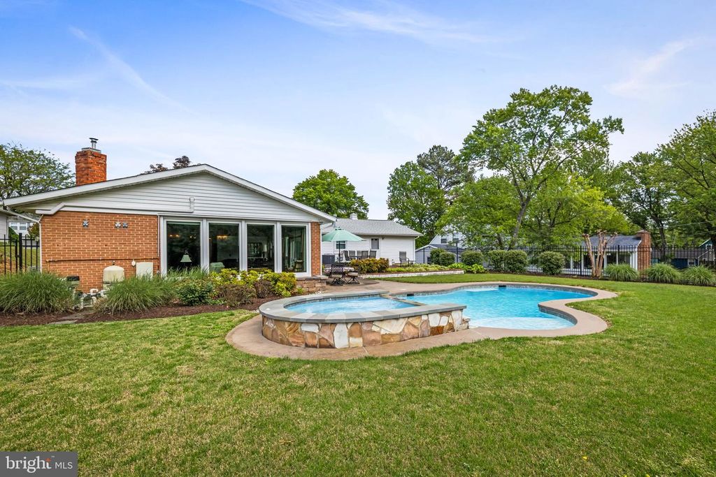 Image 37 of property listing at 12227 FOXHILL LN, Bowie, MD 20715