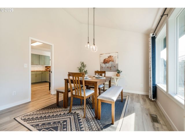 2775 Ne LINDEN Ave, Gresham, OR 97030